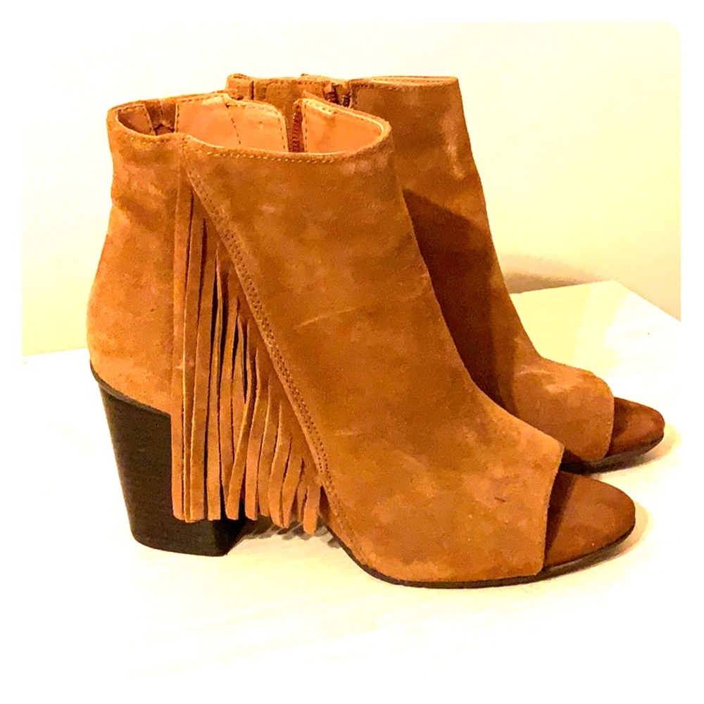 Kenneth Cole camel fringe open toe booties